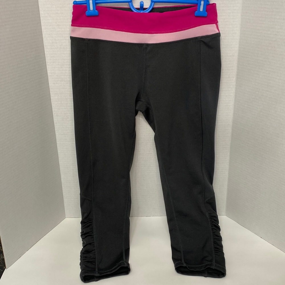 Vital Spirit Gray Workout Capris Size XS